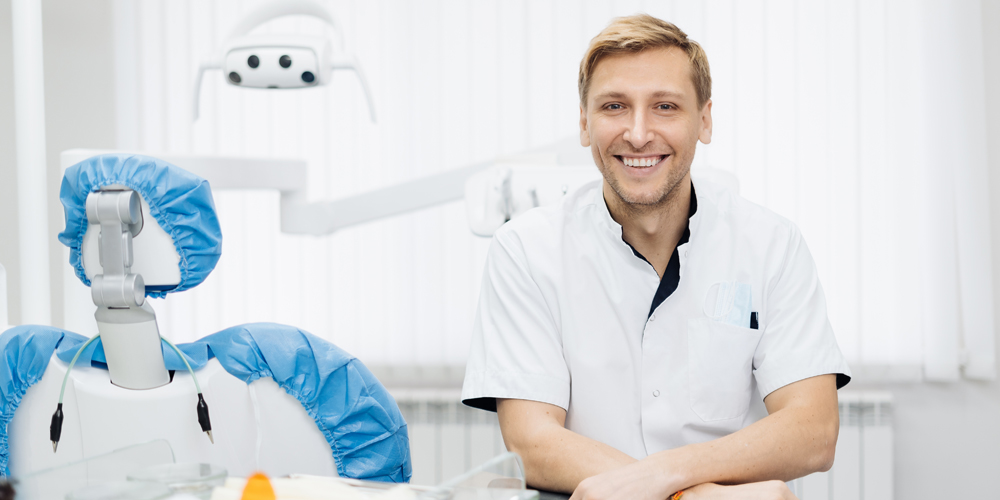 Secondary keywords: social media content for dental clinics, influencer marketing for dentists, video marketing for dentists, email newsletter examples for dental clinics, how to attract Invisalign patients